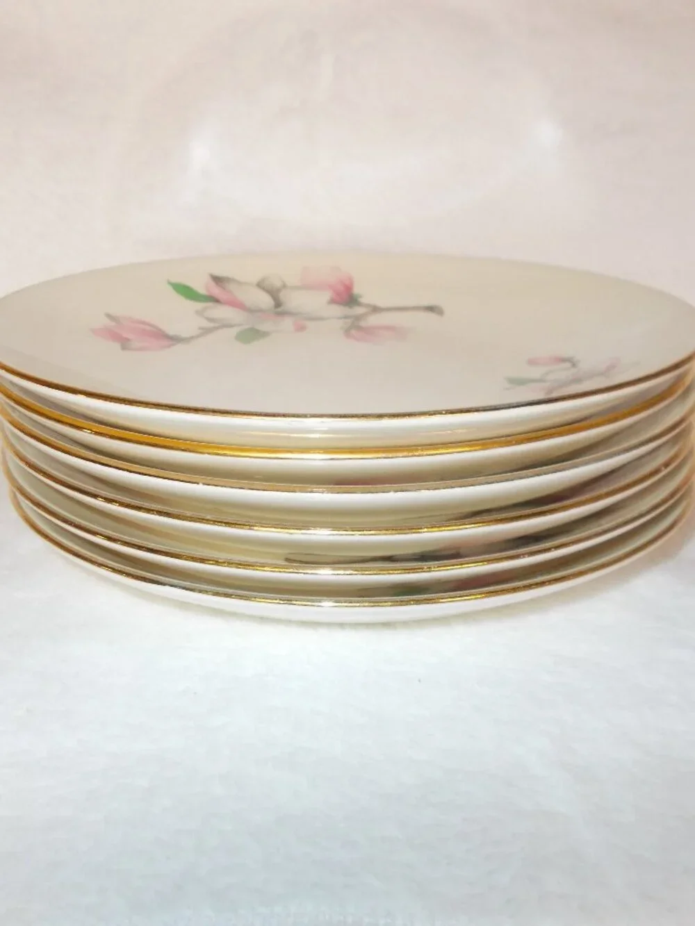 6 Vtg Homer Laughlin Rhythm pink dogwood dessert plates with gold-color trim